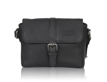 Umhängetasche aus Leder in Schwarz mit Überschlag und Magnetverschluss - leder-accessoires.com