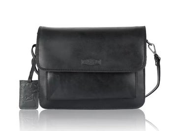 Umhängetasche aus Leder in Schwarz mit Überschlag - leder-accessoires.com