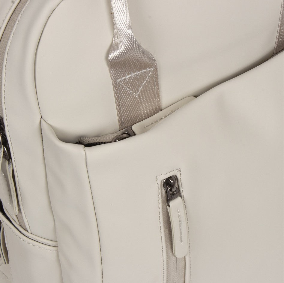 Laptoprucksack 9L in Beige mit verschweißten Reißverschlüssen - leder-accessoires.com