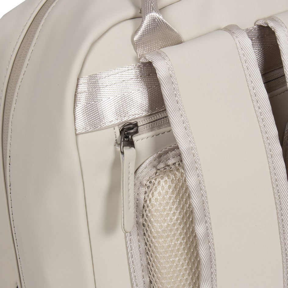 Laptoprucksack 9L in Beige mit verschweißten Reißverschlüssen - leder-accessoires.com