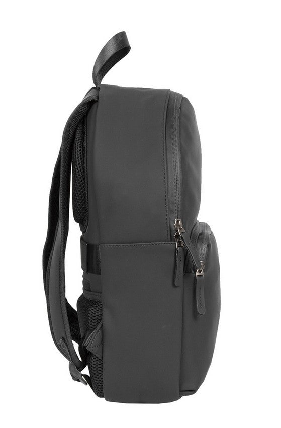 Rucksack 11L in Schwarz mit Vortasche - leder-accessoires.com