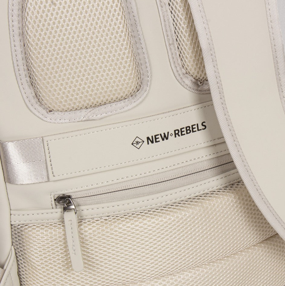 Rucksack 11L in Beige mit Vortasche - leder-accessoires.com
