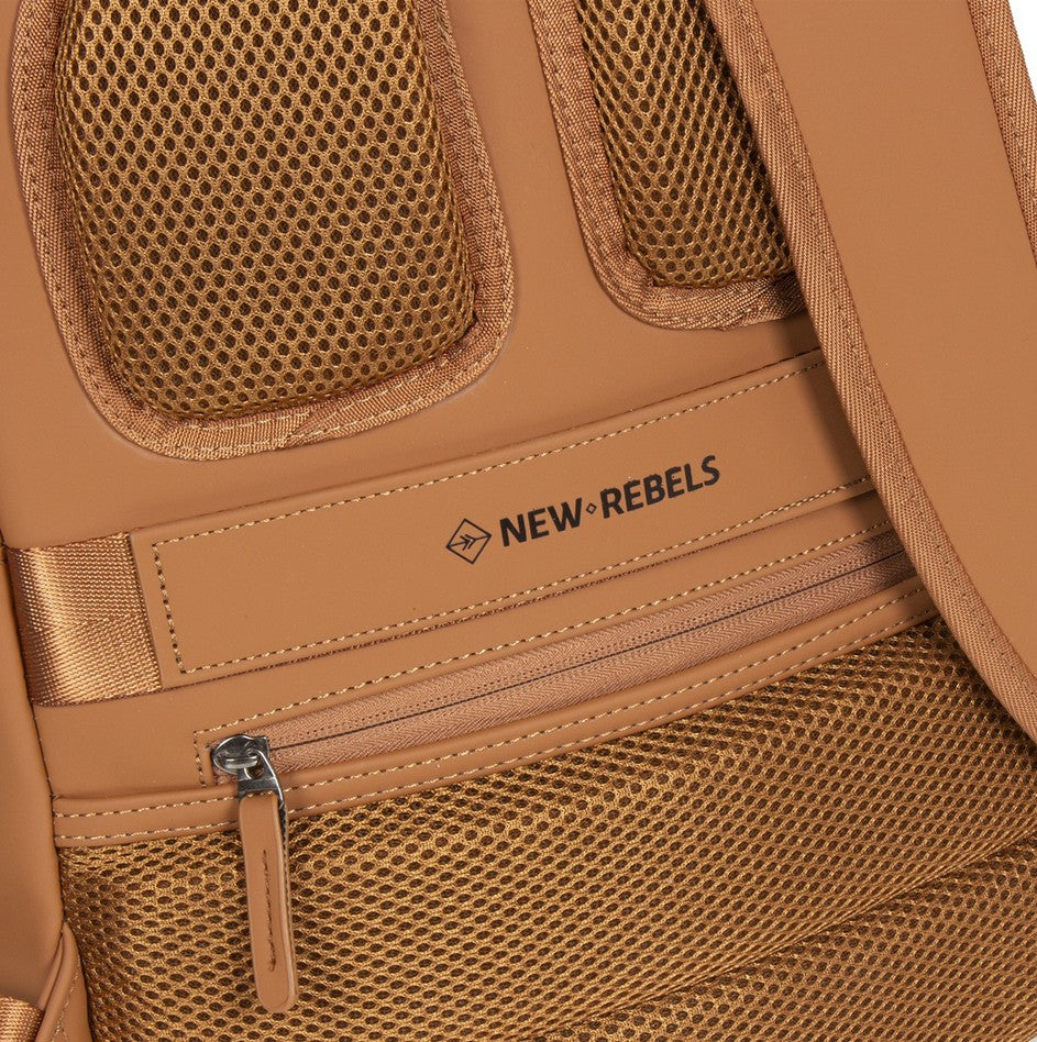 Rucksack 11L in Cognac mit Vortasche - leder-accessoires.com