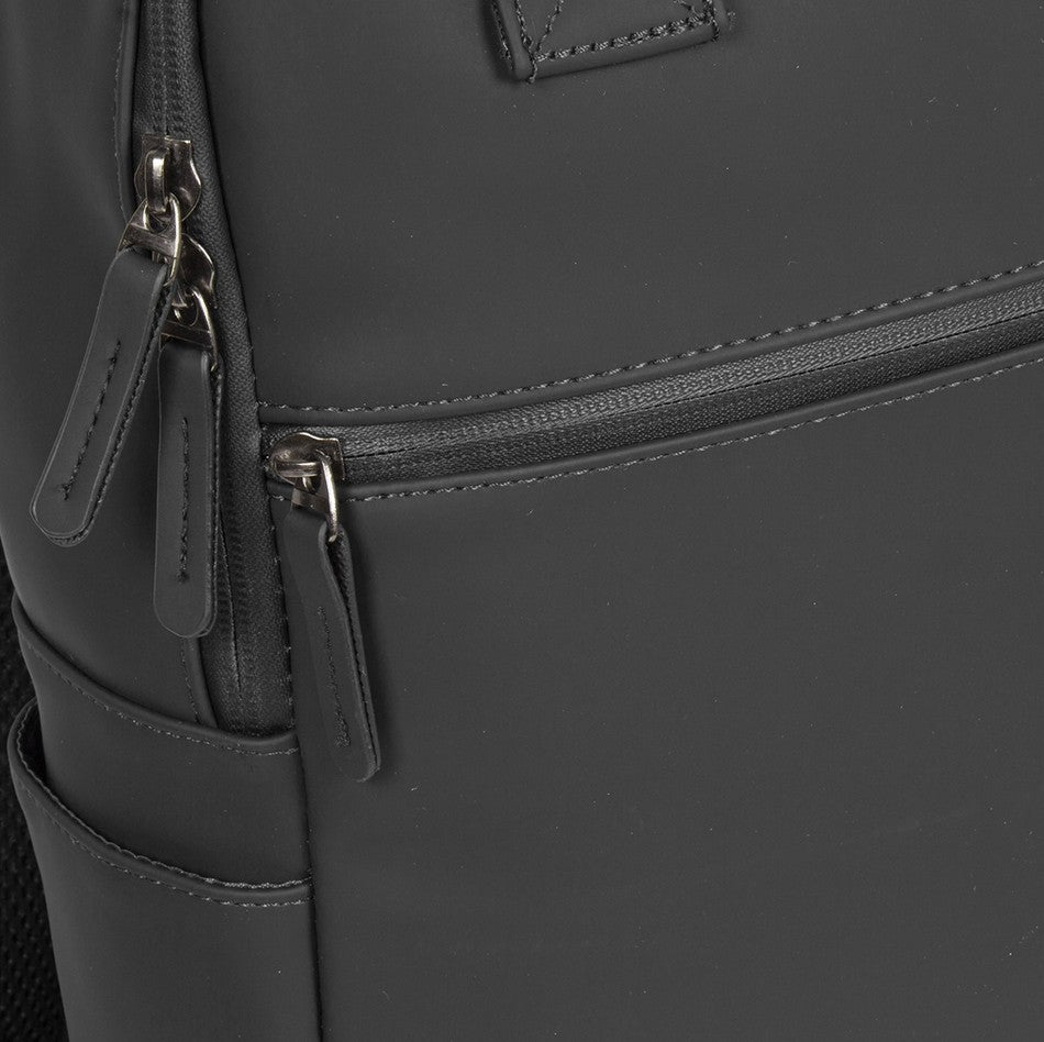 Laptoprucksack 12L in Schwarz mit Kurzgriff als Tasche - leder-accessoires.com