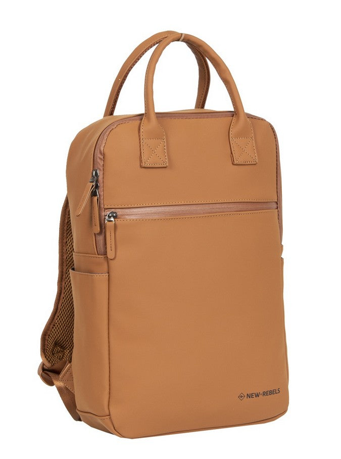 Laptoprucksack 12L in Cognac mit Kurzgriff als Tasche - leder-accessoires.com